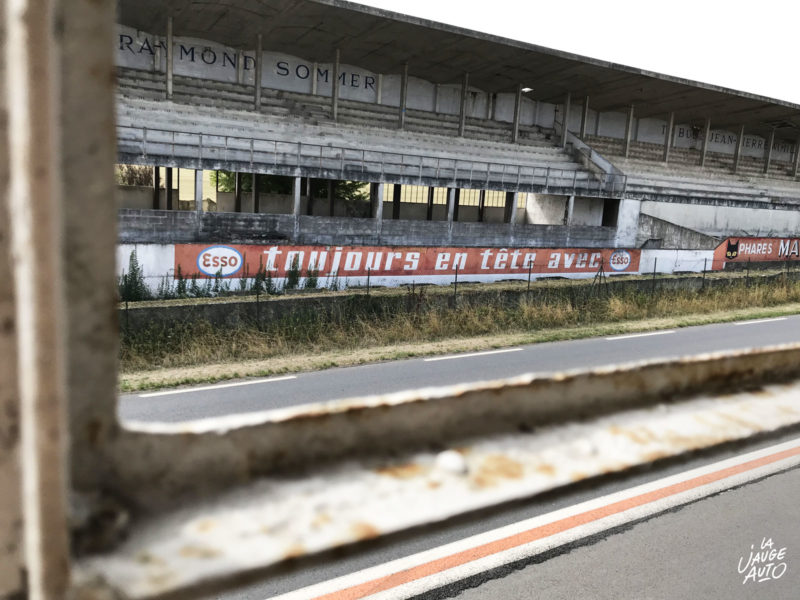 Tribunes couvertes - Circuit Reims-Gueux - La Jauge Auto