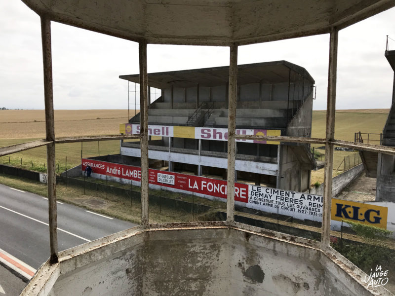 Tribunes et stands - Circuit Reims-Gueux - La Jauge Auto