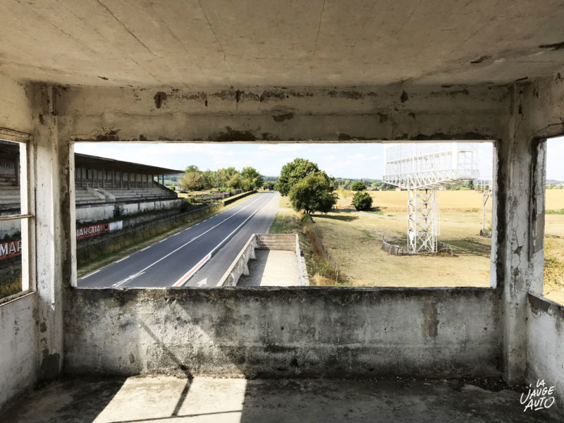 Tribunes et stands - Circuit Reims-Gueux - La Jauge Auto