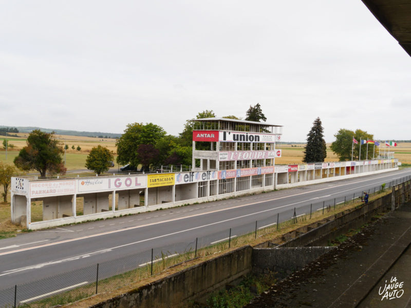 Tribunes et stands - Circuit Reims-Gueux - La Jauge Auto