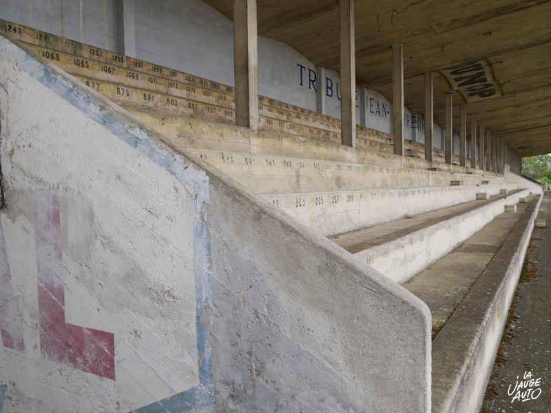 Tribunes couvertes - Circuit Reims-Gueux - La Jauge Auto