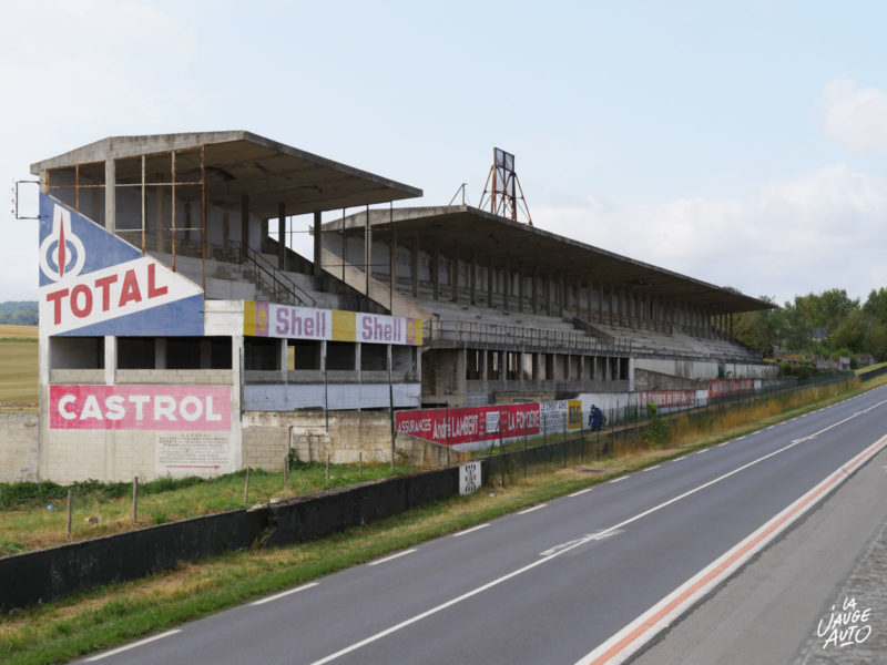 Tribunes couvertes - Circuit Reims-Gueux - La Jauge Auto